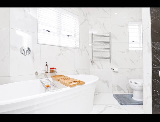 3 BEDROOM APARTMENT FOR SALE IN ESSENWOOD